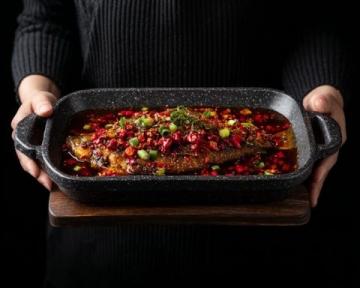 湘菜名廚來蓉挑戰(zhàn)川菜霸主，辣椒炒肉決戰(zhàn)川渝美食之爭！