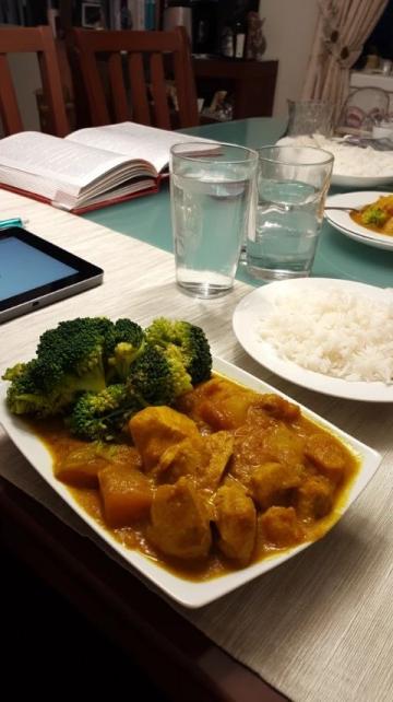 今天下午準備晚餐兩道菜后的意外分享:美味咖喱牛肉做法詳解