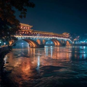 云南旅游攻略云南是中國旅游資源最豐富的省份之一，融合了雪山峽谷、高原湖泊