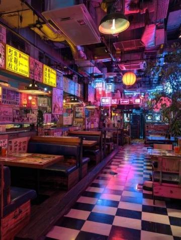 酷車潮玩美式餐廳，一家開在鳥巢旁邊的汽車主題餐廳，是家挺新的店，開業(yè)不到一年