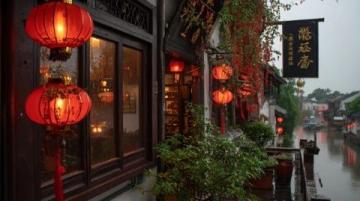 已經(jīng)是晚上9點(diǎn)多了,街邊僅有幾家飯館還亮著燈,能在北京經(jīng)營(yíng)到深夜的
