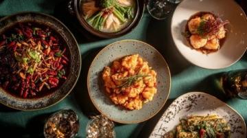 高平名吃店的超級美味:炒餑子、酸菜黑圪條和核桃肉的完美組合