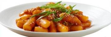 昆明市場迎來平價(jià)雞樅替代品：雞油菌和紅菇上市口感佳價(jià)格親民