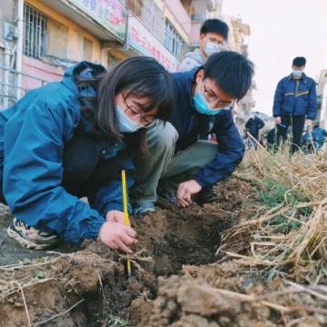 貴陽高考考點(diǎn)：外賣員緊急救援助考生取回準(zhǔn)考證
