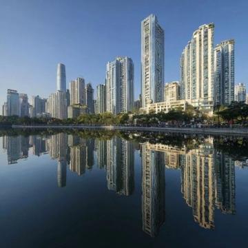 溫州位于中國浙江省東南部，以其豐富的海鮮和獨特的地方小吃聞名