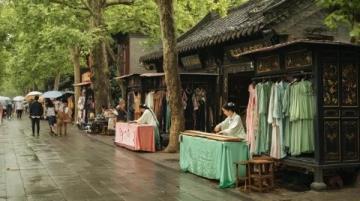 小寨賽格附近的商場(chǎng)，能存活的并且比較好的估計(jì)也就是MOMOPARK了