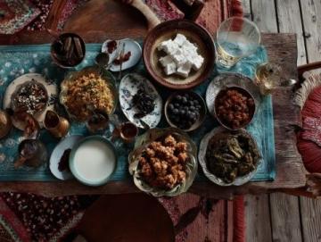 內蒙古特色美食：手抓羊肉、奶茶等不可錯過的地方風味