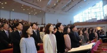 大連二十五中陪餐活動：舌尖上的溫暖與守護