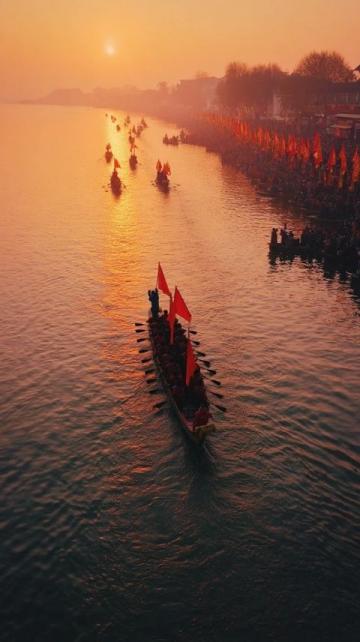 端午節(jié)正值仲夏，氣溫較高，人體的新陳代謝加快，容易出現(xiàn)燥熱、上火等癥狀
