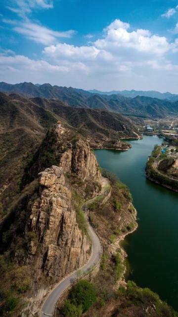 青島高中生參加合格考，校外午餐偶遇嶗山美景
