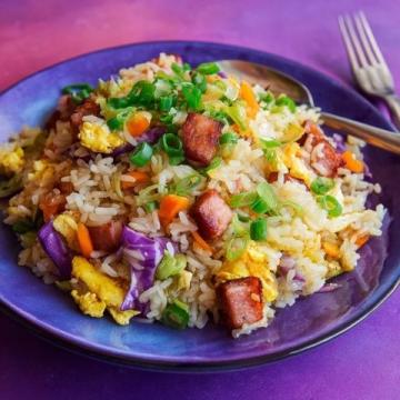 快手香腸土豆燜飯：簡單美味，懶人首選