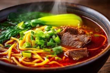 保定必嘗面食推薦：羊雜面、鐵鍋燜面與熱干面