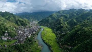 解析長(zhǎng)江中下游6月梅雨季節(jié)：特點(diǎn)、成因與生活影響