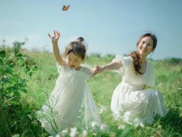 實況記錄云端花園的春日盛景：杜鵑花海、親子活動與自然之美