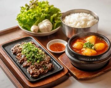 沈陽西塔朝鮮族美食推薦:烤肉、海鮮餅一應(yīng)俱全