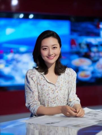 我表妹被邀請參加香蜜湖的大型運動社區活動！她準備了好吃的小食，等待顧客的到來！