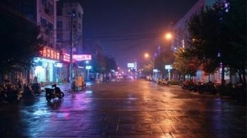 北京通州月亮河小鎮(zhèn)夜市:從疫情復蘇到五一爆火的蛻變之旅
