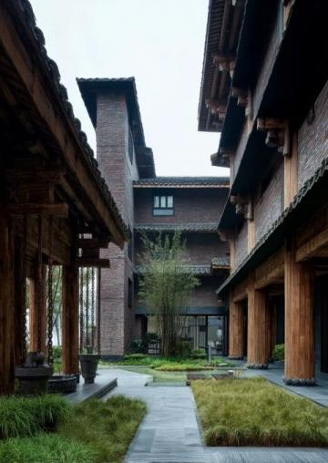 烏鎮(zhèn),這座擁有千年歷史的江南古鎮(zhèn),宛如一顆璀璨的明珠,散發(fā)著迷人的魅力