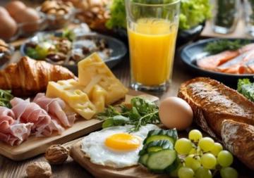 大家好，今天我要和大家分享一款非常適合早餐和病后調理的養生美食——海參小米粥