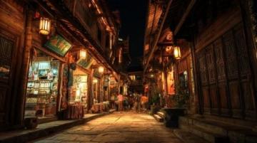 已經(jīng)是晚上9點(diǎn)多了,街邊僅有幾家飯館還亮著燈,能在北京經(jīng)營(yíng)到深夜的