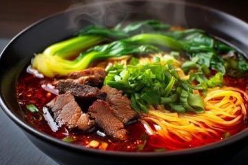 重慶財經(jīng)職業(yè)學院食堂都有哪些美味？羊雜羊肉米粉雙拼