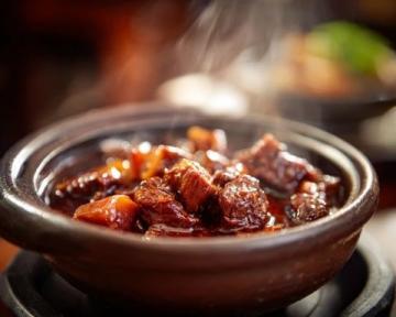 
新疆地道風味：1元享1斤烤羊肉串
