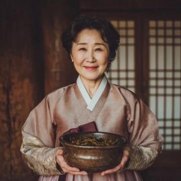 紅樓夢(mèng)美食復(fù)刻師:32年還原56道經(jīng)典菜肴吸引百萬(wàn)網(wǎng)友關(guān)注