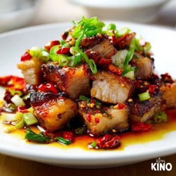 脆皮五花肉是一道特色鮮明的美食,因其獨特的口感與風味而廣受大眾喜愛