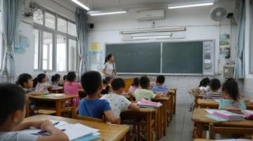 韓城交警進幼兒園：五一前帶萌娃學交通安全知識