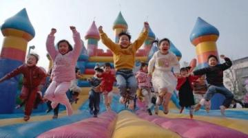韓城交警進幼兒園：五一前帶萌娃學交通安全知識