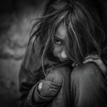 原生家庭不好的人，為什么總被貧窮"困住"？這3個真相太扎心
