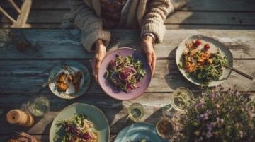 五步打造'好好吃飯': 專注飲食、傾聽身體、個性選擇、儀式感與心理調適