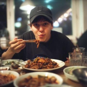 舌尖大師鐵板鍋:大學城里的熱門美食打卡地