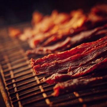 東北特色溜肉段：獨(dú)家秘制食譜，教你輕松做出家常美味！