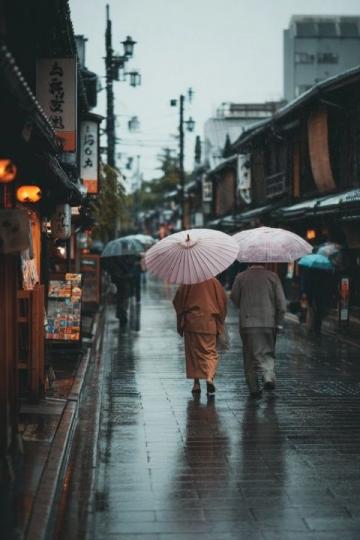 雨天五一假期室內游玩攻略：購物美食兩不誤