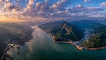 廣東省陽江市的濱海旅游線路,都集中建好、寬闊、美觀地分布在三處地方!