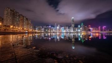 維港游船指南：窮游香港必體驗，欣賞幻彩詠香江燈光秀！