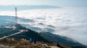 5月10-11老君山兩日游，與友同游，早7:30襄陽體育場集合