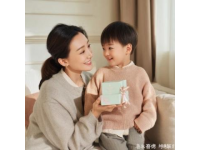 田亮葉一茜帶兒女重慶吃小吃，森蝶長(zhǎng)高變大姑娘了！一家四口超幸福