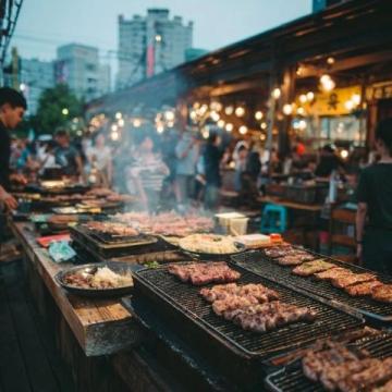 西雙版納之夜：美食與繁華下的告莊星光夜市