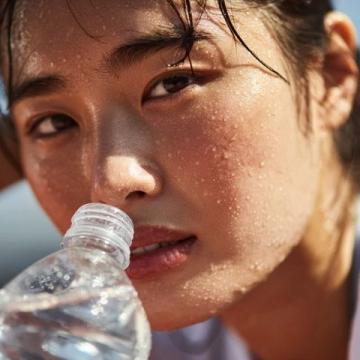 夏季養陽防寒:30條冷門養生技巧助你冬病夏治全年安康
