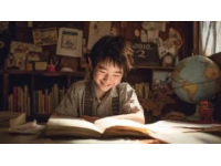 小男孩A4紙“糧票”付賬，網友熱議：珍惜感恩的節儉少年