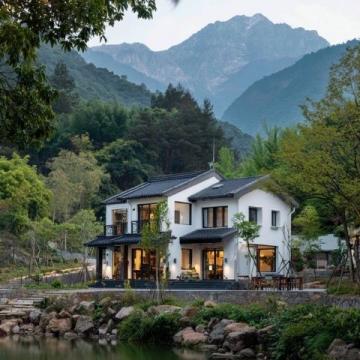 高黎貢山腳下，四休溫泉酒店靜謐藏匿于半山腰