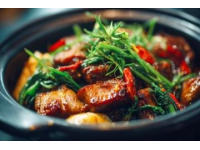 百色市的特色美食豐富多樣，以下是一些具有代表性的美食