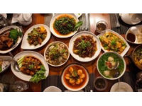 美國(guó)教授品嘗中國(guó)美食，感嘆西方菜不及
