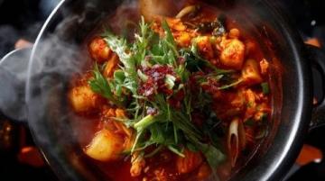 今日享用老式砂鍋土豆粉麻辣燙