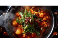 今日享用老式砂鍋土豆粉麻辣燙