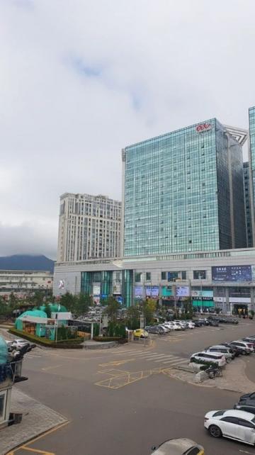 深圳東部華僑城：刺激樂園與溫泉酒店的完美結(jié)合之旅