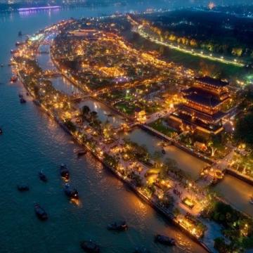 貴陽花果園濕地公園夜景：白宮、雙子塔、海豚廣場璀璨奪目，感受現(xiàn)代都市魅力