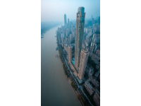 重慶地鐵穿天而過，假期來體驗(yàn)山城的獨(dú)特美景